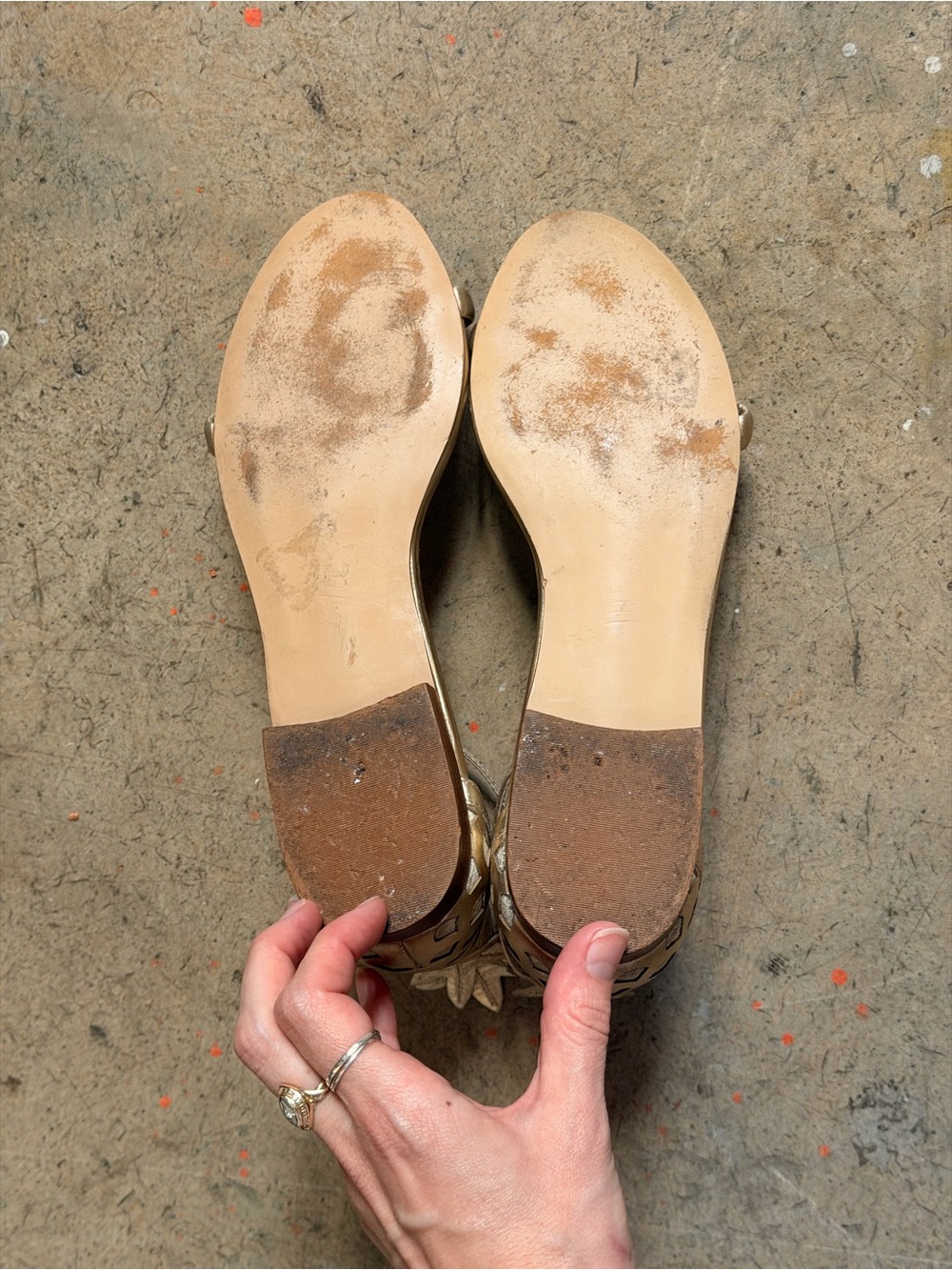 Lilly Pulitzer Gold Leather Pineapple Sandals Size 7 - Picture 8 of 9